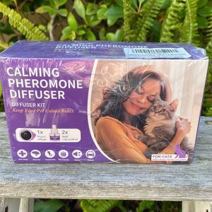 NIB New Cat Calming Pheromone Diffuser Pet Relax Cats/Kittens All Ages